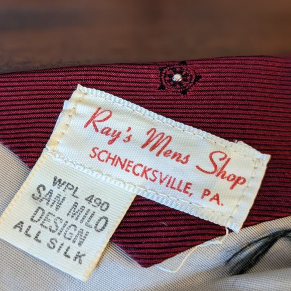 $5!!! Red Embroidered Silk Tie - Picture 2 of 3